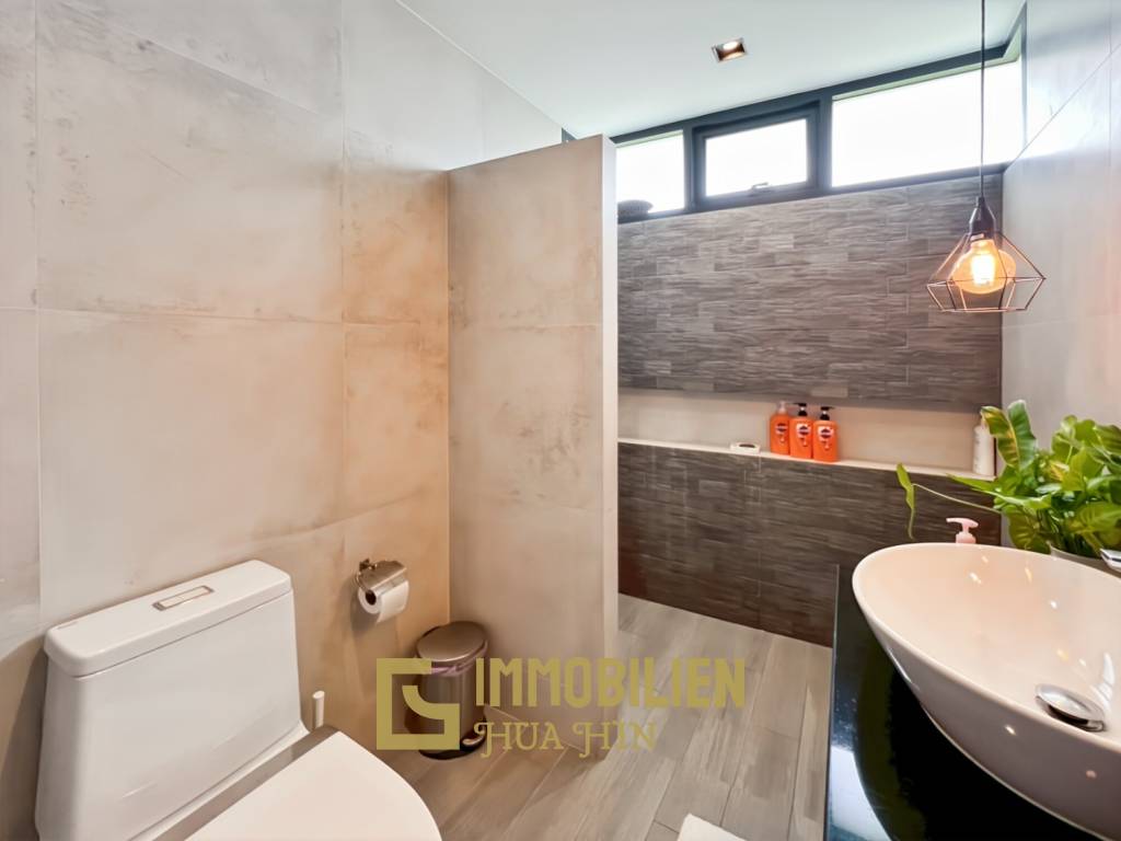 วิลล่า 5 ห้องนอนพร้อมสระว่ายน้ำและพื้นที่สวนขนาดใหญ่ในทับใต้ หัวหิน