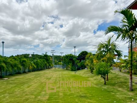 วิลล่า 5 ห้องนอนพร้อมสระว่ายน้ำและพื้นที่สวนขนาดใหญ่ในทับใต้ หัวหิน