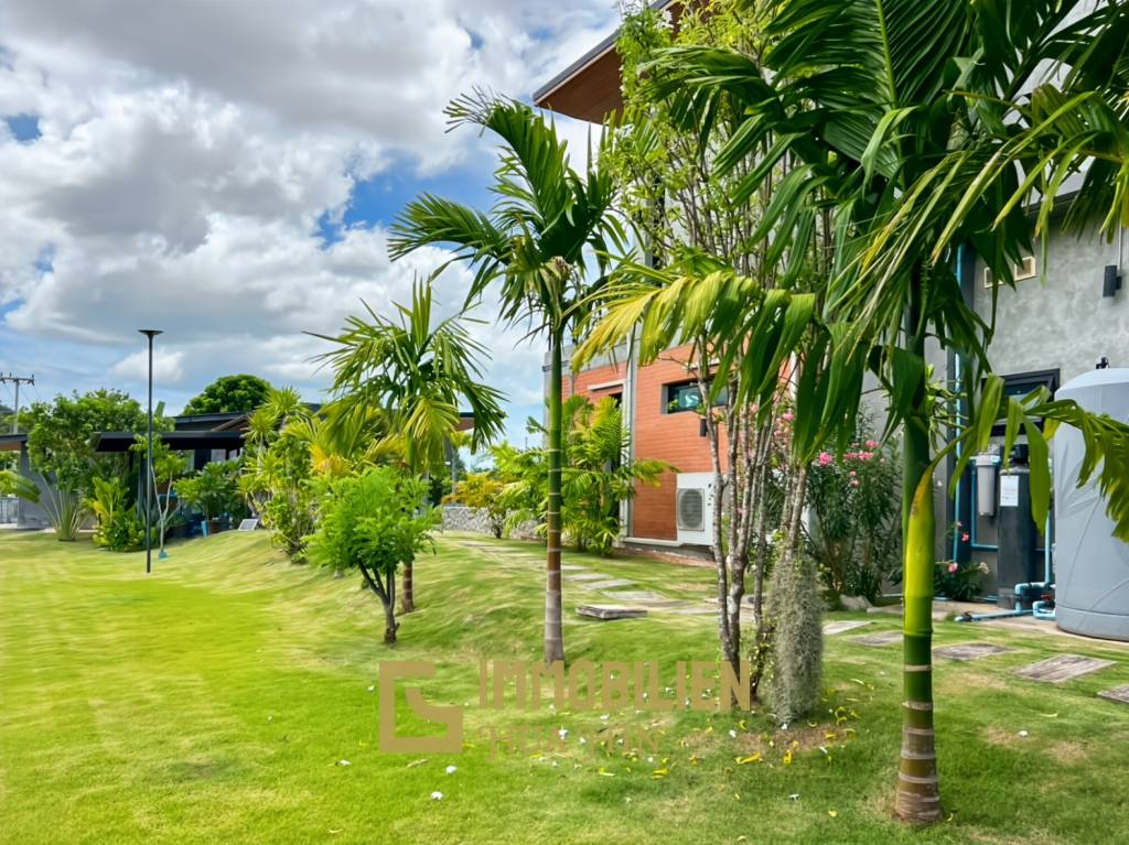 วิลล่า 5 ห้องนอนพร้อมสระว่ายน้ำและพื้นที่สวนขนาดใหญ่ในทับใต้ หัวหิน