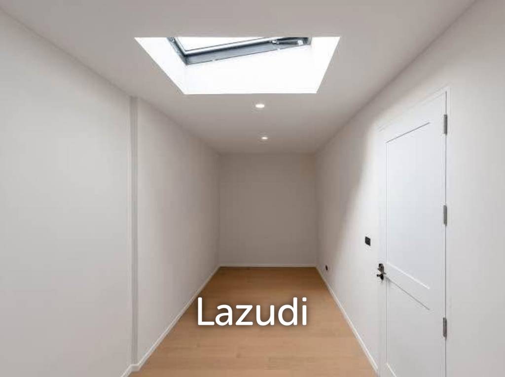 Townhouse For Sale 205SQ.M 26S Q.Wah 3 Bed 3 Bath in Sathorn
