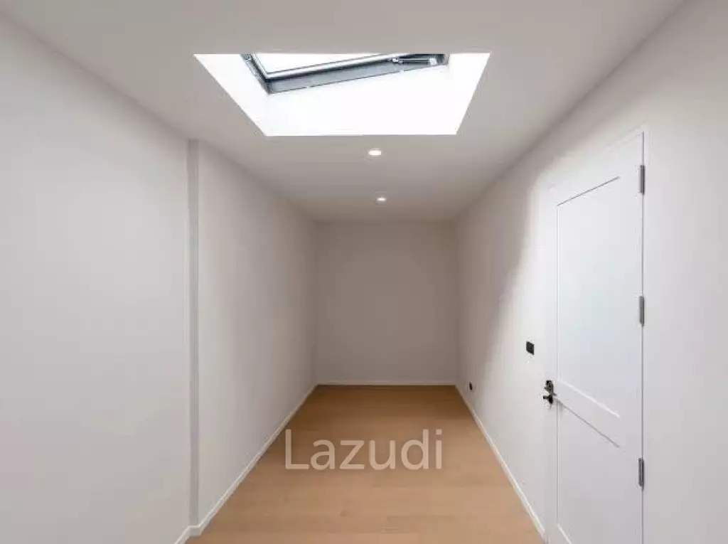 Townhouse For Sale 205SQ.M 26S Q.Wah 3 Bed 3 Bath in Sathorn