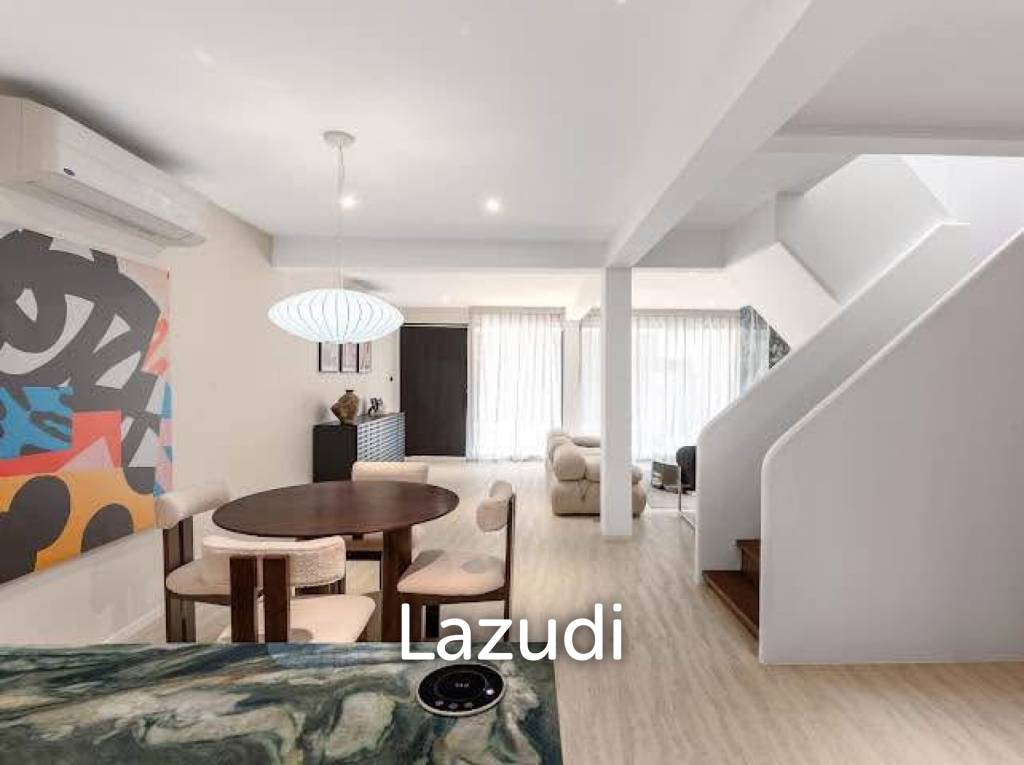 Townhouse For Sale 205SQ.M 26S Q.Wah 3 Bed 3 Bath in Sathorn