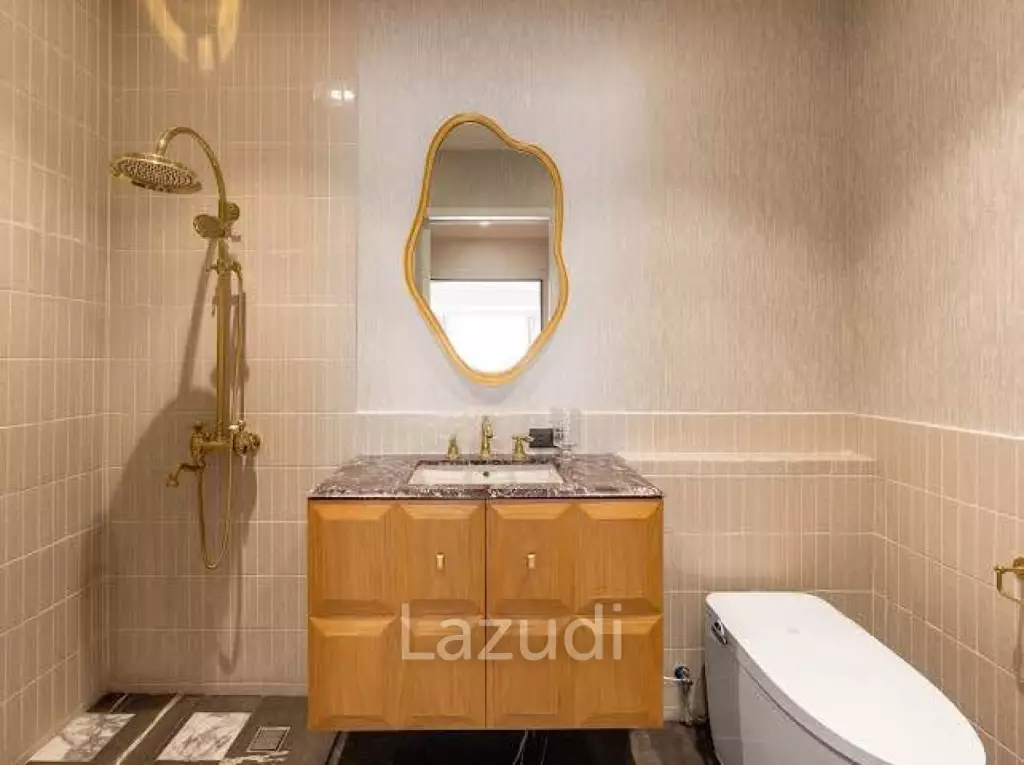 Townhouse For Sale 205SQ.M 26S Q.Wah 3 Bed 3 Bath in Sathorn