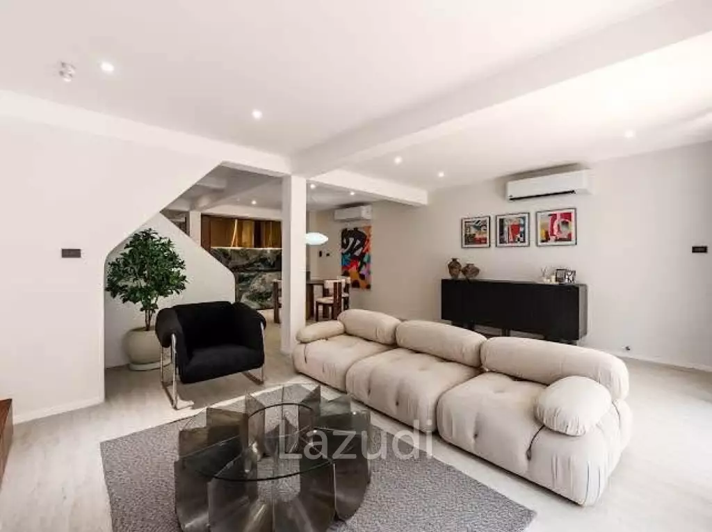 Townhouse For Sale 205SQ.M 26S Q.Wah 3 Bed 3 Bath in Sathorn