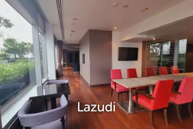 459SQM Four Points Sheraton Rooftop for Fine Dining restaurant and Lounge with BTS Access and Street View