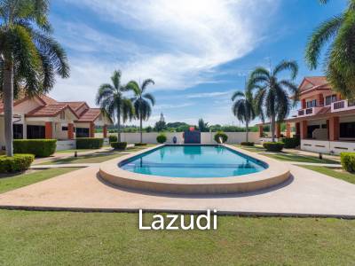 Beautiful 2 bed Townhouse in Resort close to downtown