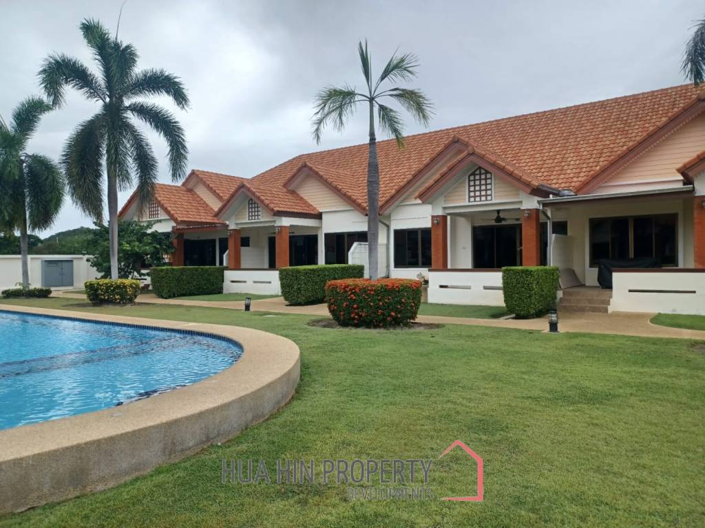 Beautiful 2 bed Townhouse in Resort close to downtown