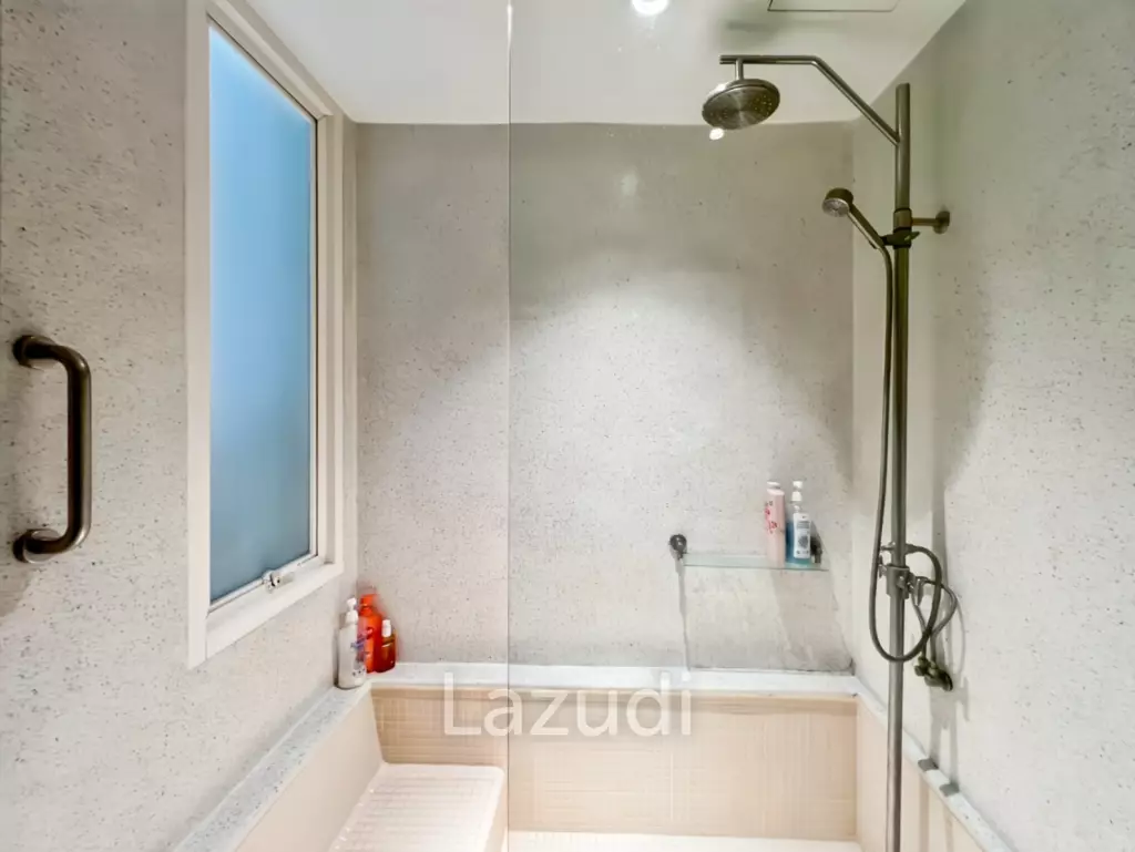 Elegant 1-Bedroom Condo with Beach Access in Baan Nub Kluen