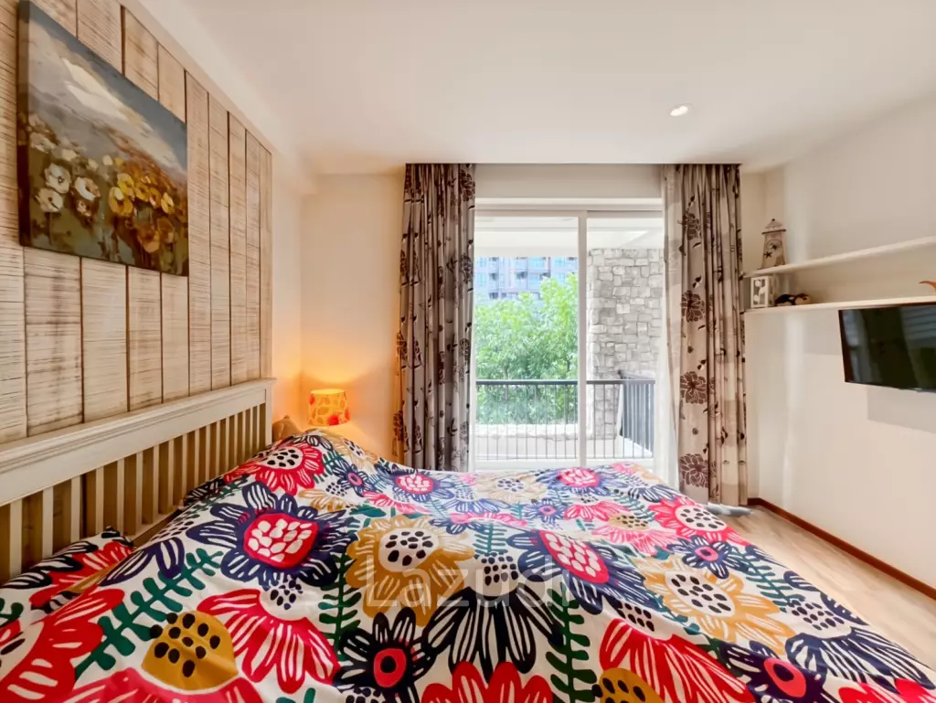 Elegant 1-Bedroom Condo with Beach Access in Baan Nub Kluen