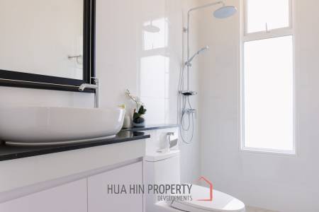 3 Bed 4 Bath 264.7 SQ.M Woodlands Residence