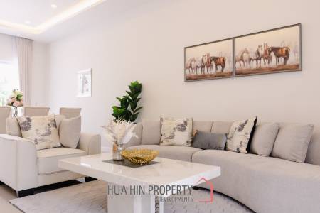 3 Bed 4 Bath 264.7 SQ.M Woodlands Residence