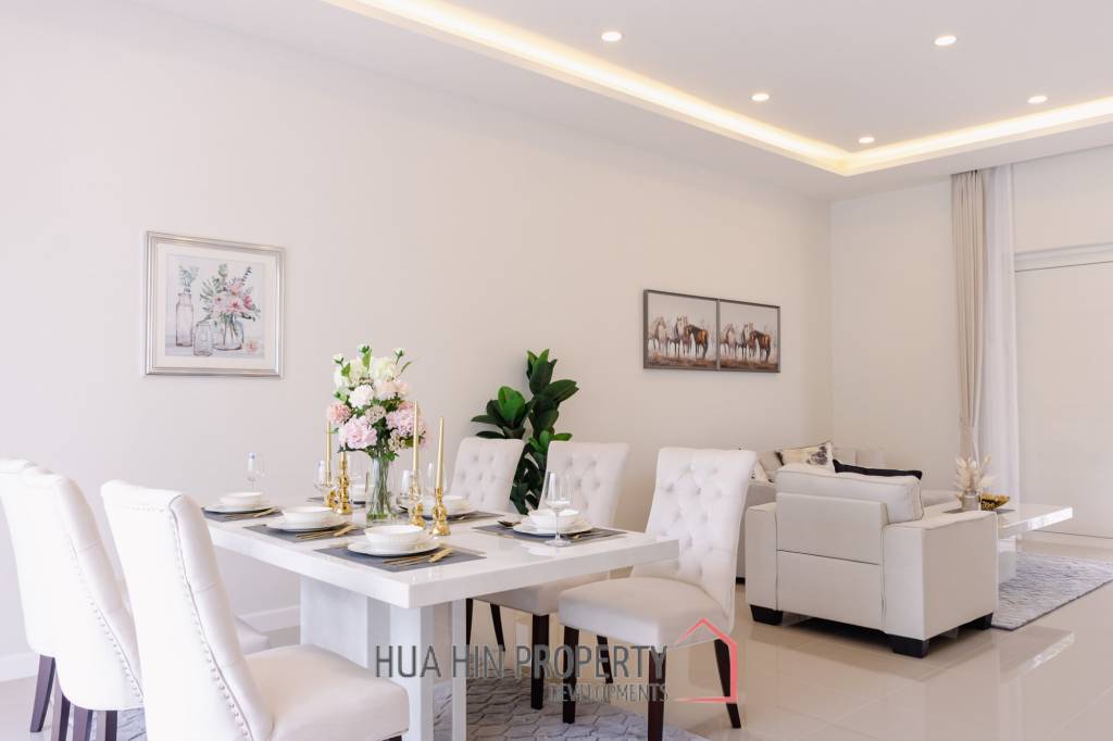 3 Bed 4 Bath 264.7 SQ.M Woodlands Residence