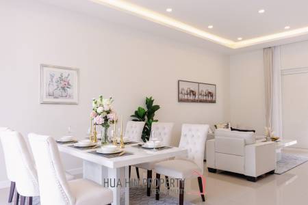 3 Bed 4 Bath 264.7 SQ.M Woodlands Residence