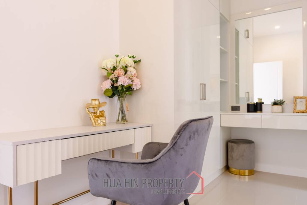 3 Bed 4 Bath 264.7 SQ.M Woodlands Residence