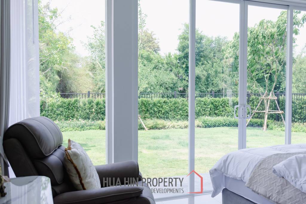 3 Bed 4 Bath 264.7 SQ.M Woodlands Residence