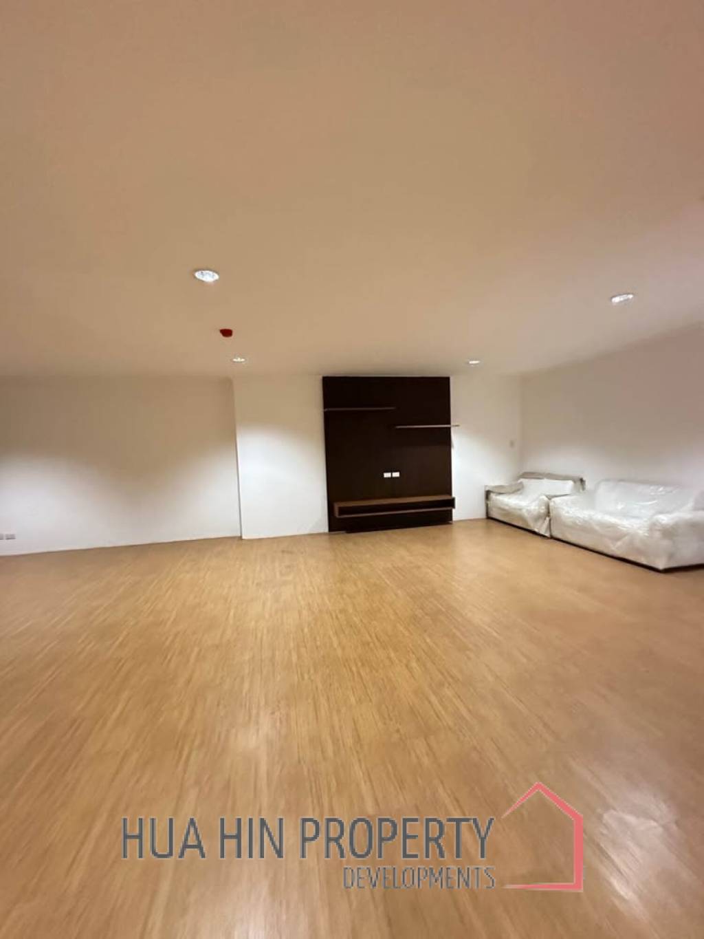 BAAN KLANG CONDO : Great Value condo With 130 SQM.