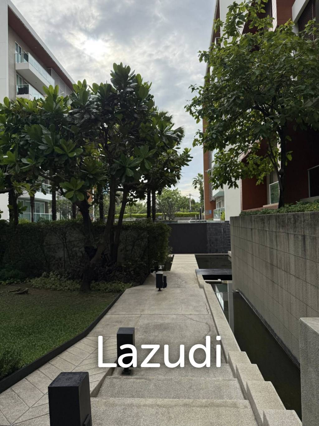 THE BREEZE: 98 SQM CONDO TOP FLOOR, 2 BEDROOOM