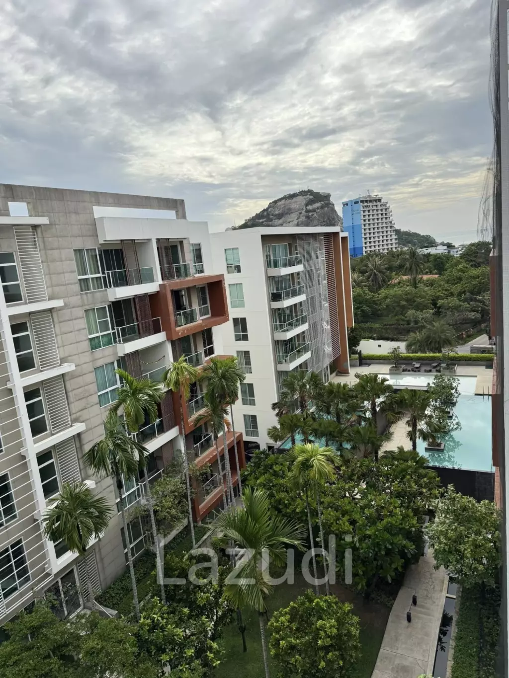 THE BREEZE: 98 SQM CONDO TOP FLOOR, 2 BEDROOOM