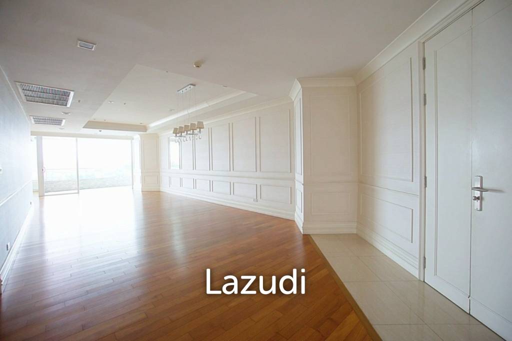 3 Bed 3 Bath 177 SQ.M. My Resort @ River