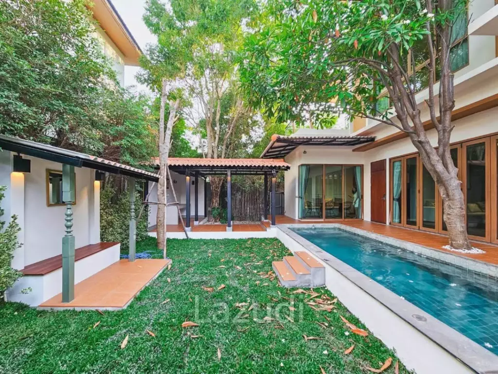 Elegant 2-Storey Villa with Private Pool Near City Center