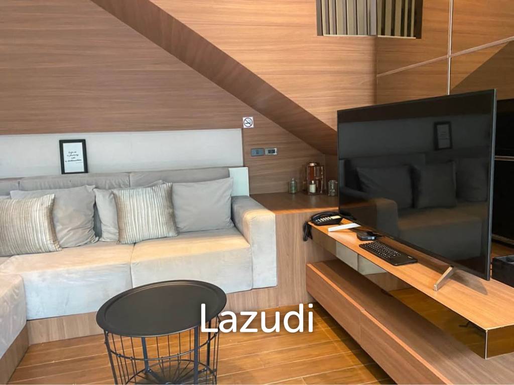 Elegant 2-Storey Villa with Private Pool Near City Center