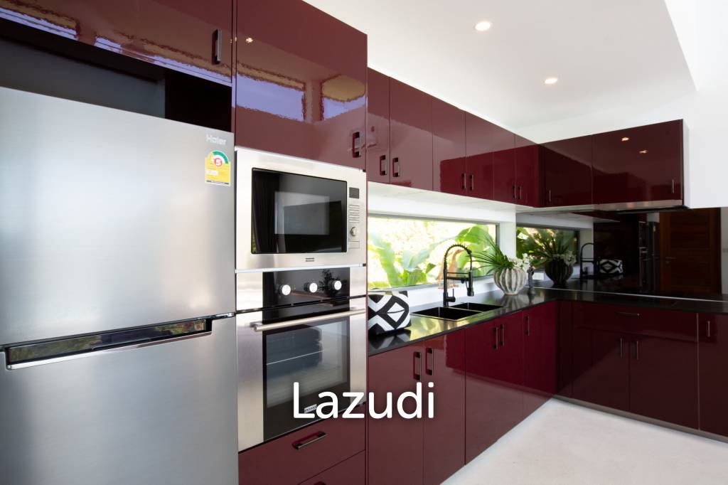 Spacious 4-Bedroom Villa with Sea View – Mae Nam