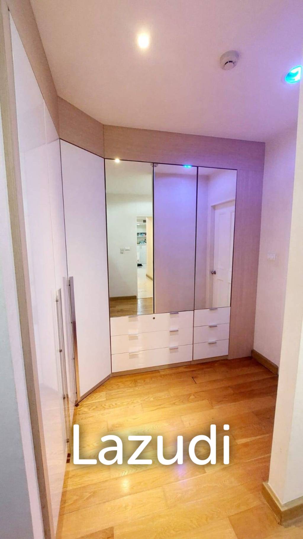 2 Bedroom 2 Bathroom 105 Sq.m The Rise Condominium