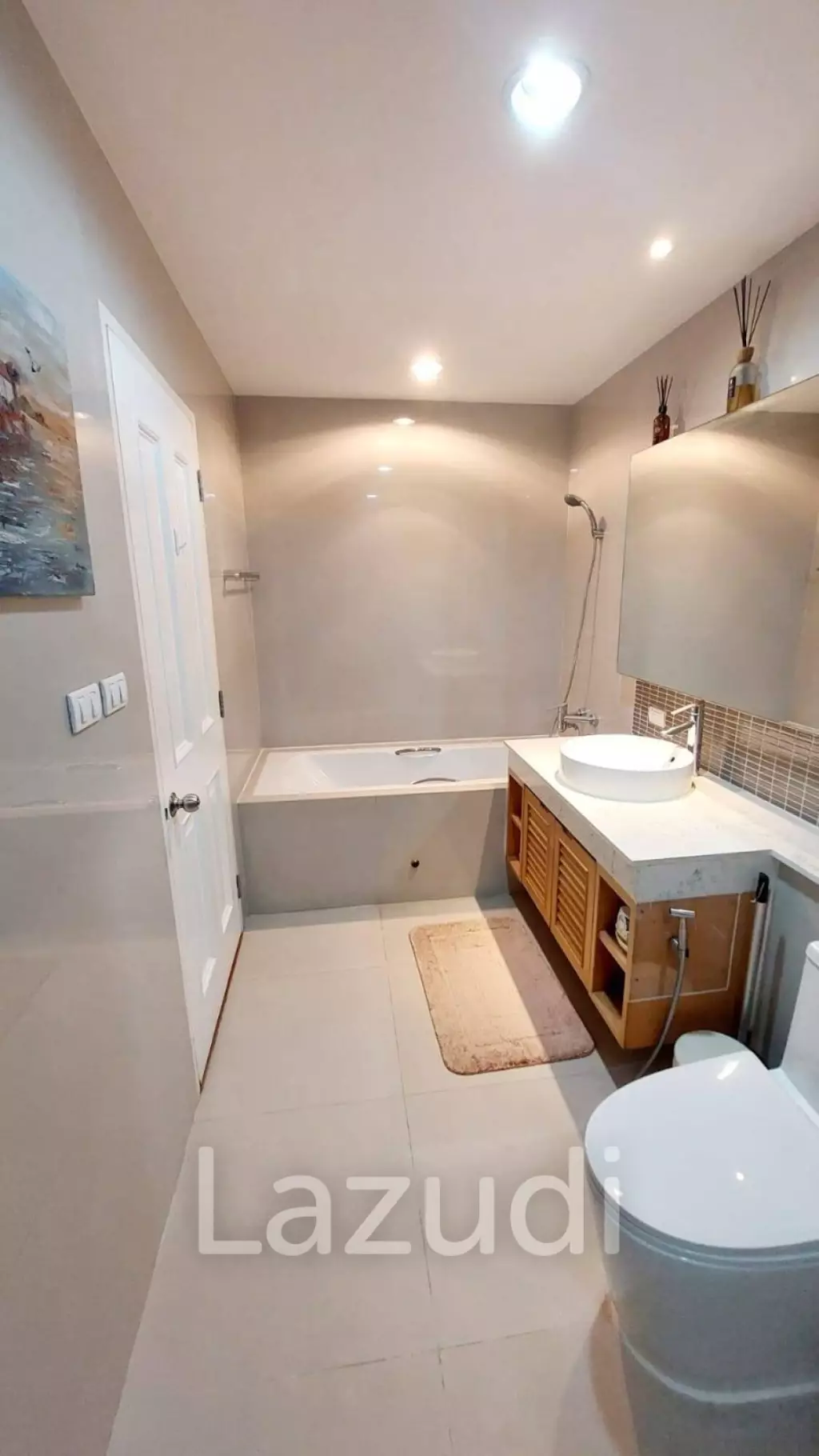 2 Bedroom 2 Bathroom 105 Sq.m The Rise Condominium