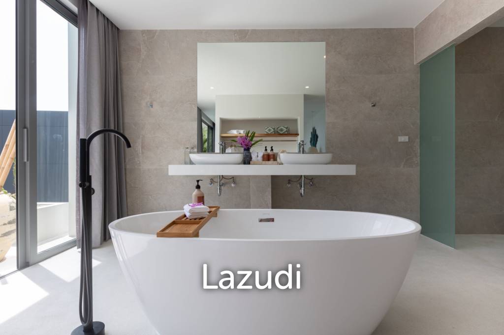 Luxury 8-Bedroom Sea View Property (2 Villas plus Staff Rooms)