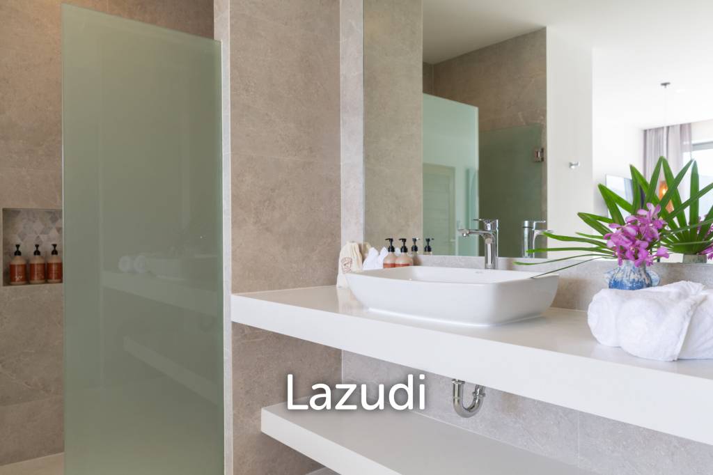 Luxury 8-Bedroom Sea View Property (2 Villas plus Staff Rooms)