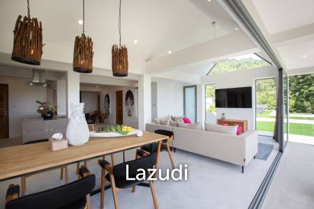 Luxury 8-Bedroom Sea View Property (2 Villas plus Staff Rooms)