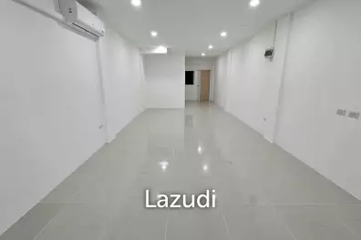 Renovated Townhouse – Perfect Setup for Home + Business