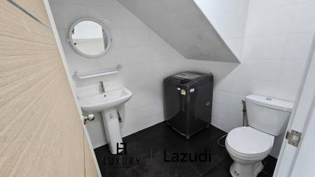 160 平方米 3 床 2 洗澡 联排别墅 对于 租