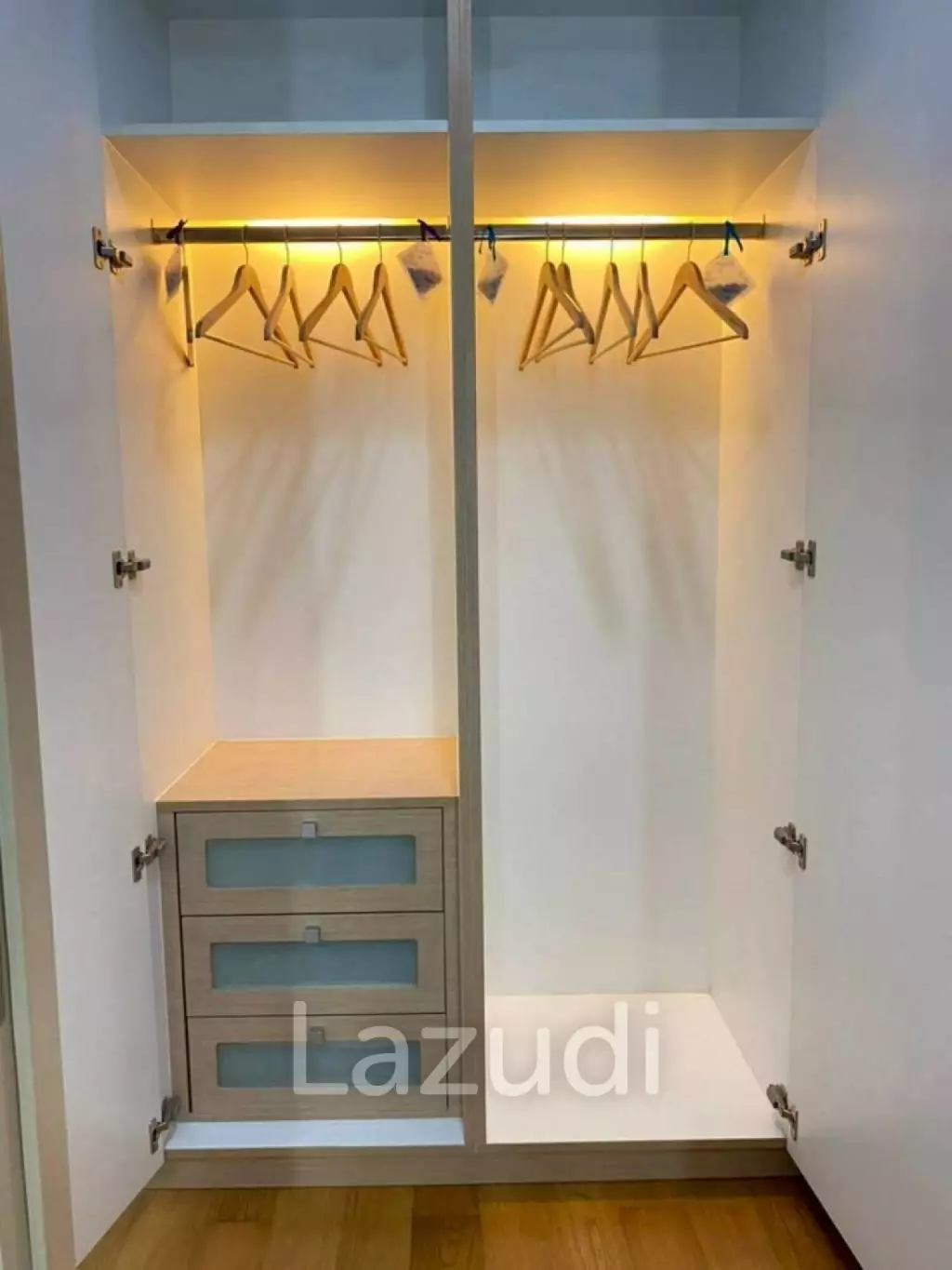 47 sqm 1 Bedroom Condo Via Botani Sukhumvit Khlong Tan Nuea