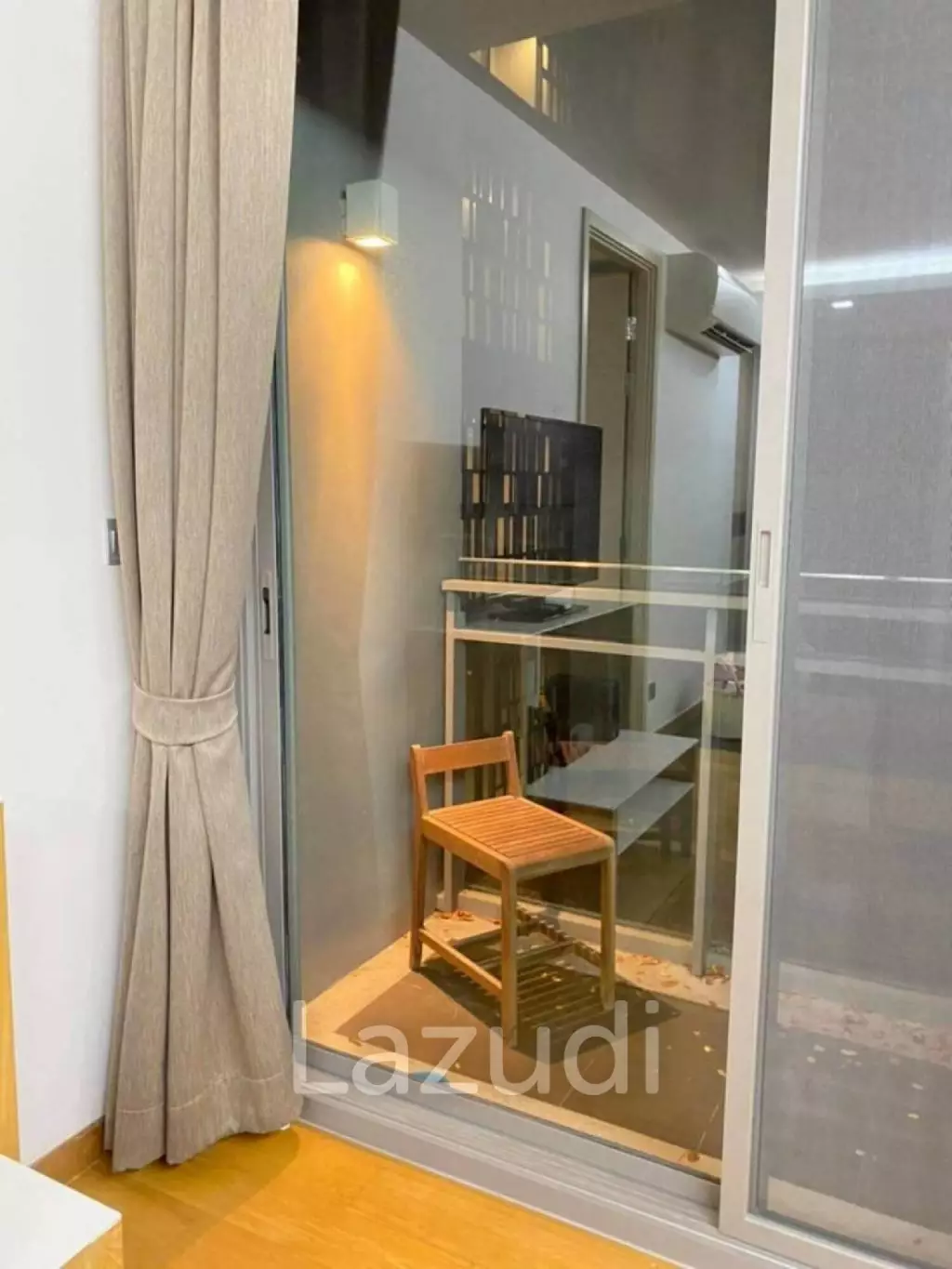 47 sqm 1 Bedroom Condo Via Botani Sukhumvit Khlong Tan Nuea
