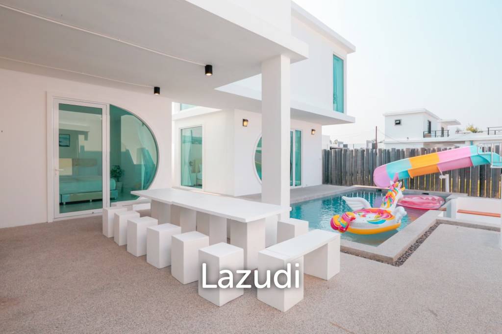 Luxurious 4 Bedroom Villa with Pool in Huahin