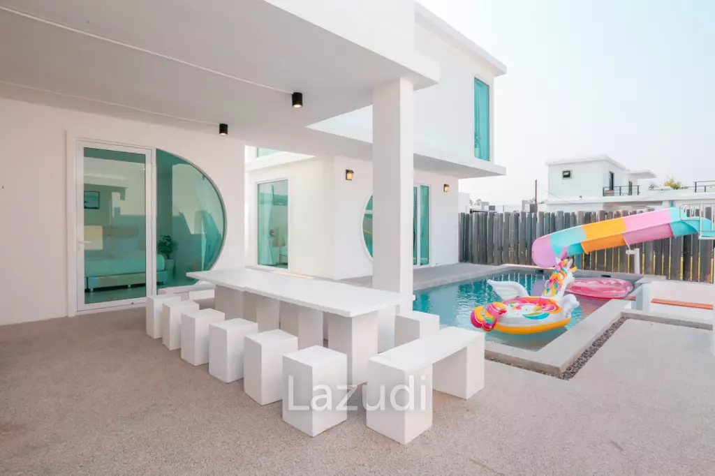 Luxurious 4 Bedroom Villa with Pool in Huahin