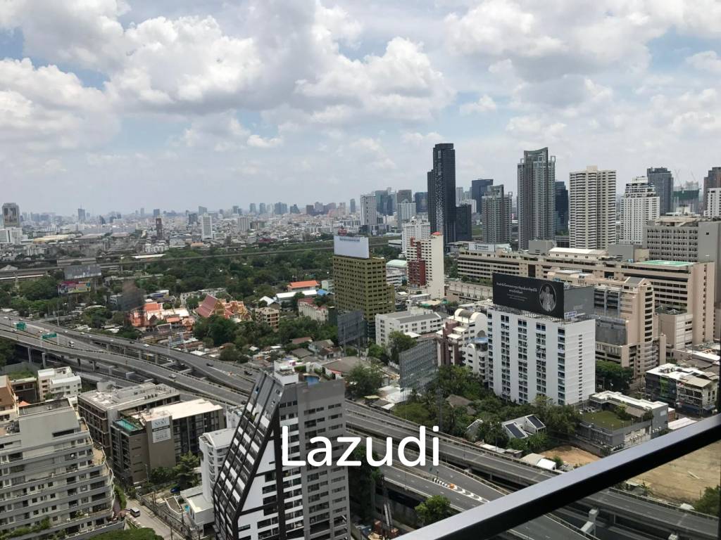 Exclusive Private Lift | 2 Bedroom 82 SQ.M | Noble Ploenchit