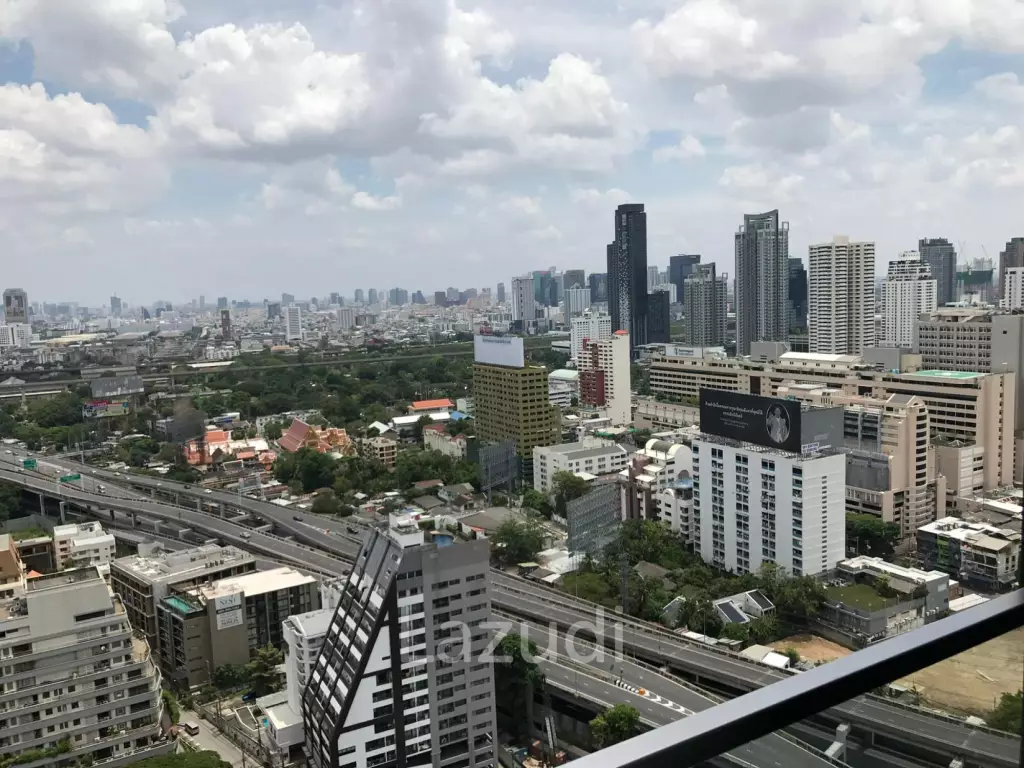 Exclusive Private Lift | 2 Bedroom 82 SQ.M | Noble Ploenchit