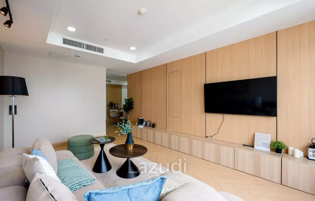 90 sqm high floor condo at Hampton Thonglor 10 in Watthana Bangkok