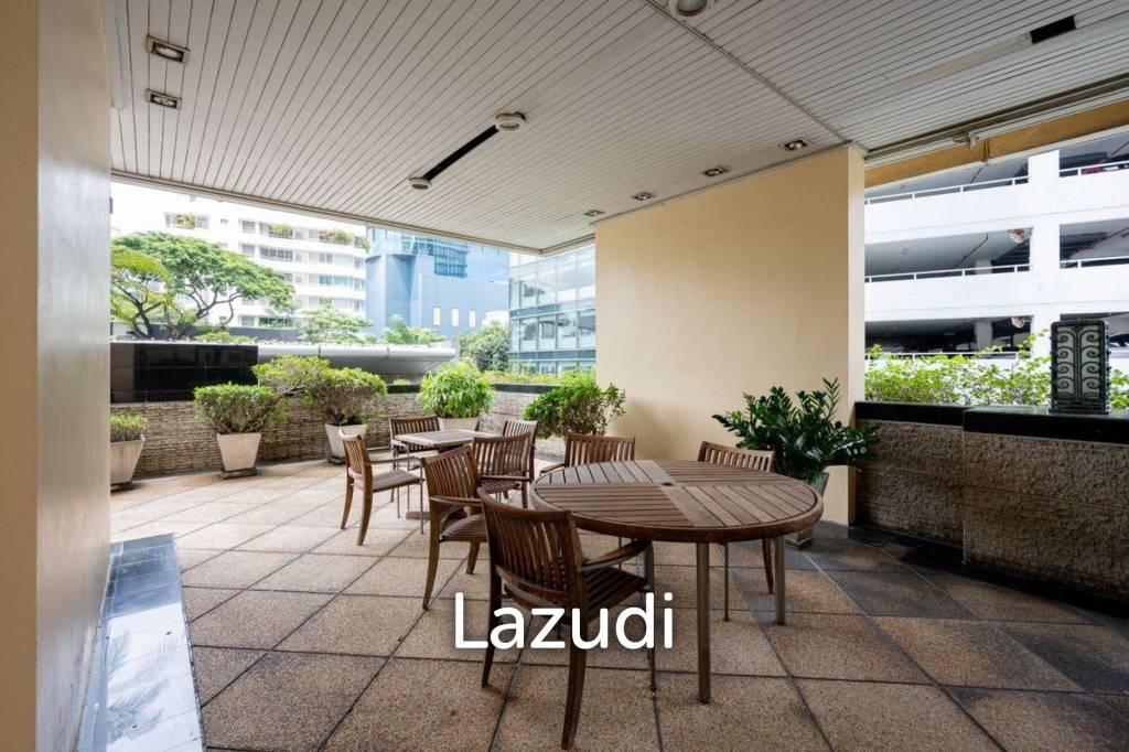 90 sqm high floor condo at Hampton Thonglor 10 in Watthana Bangkok