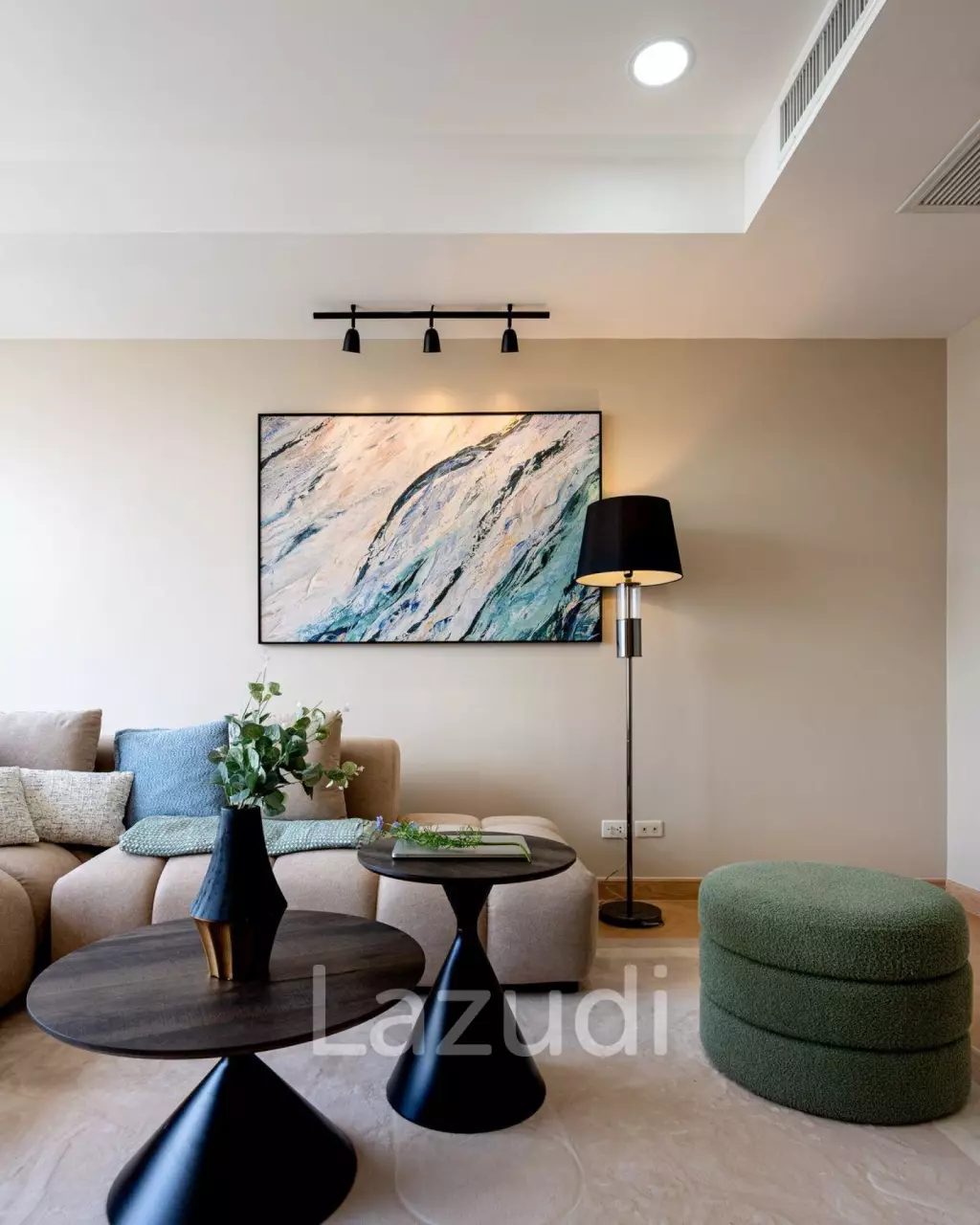 90 sqm high floor condo at Hampton Thonglor 10 in Watthana Bangkok