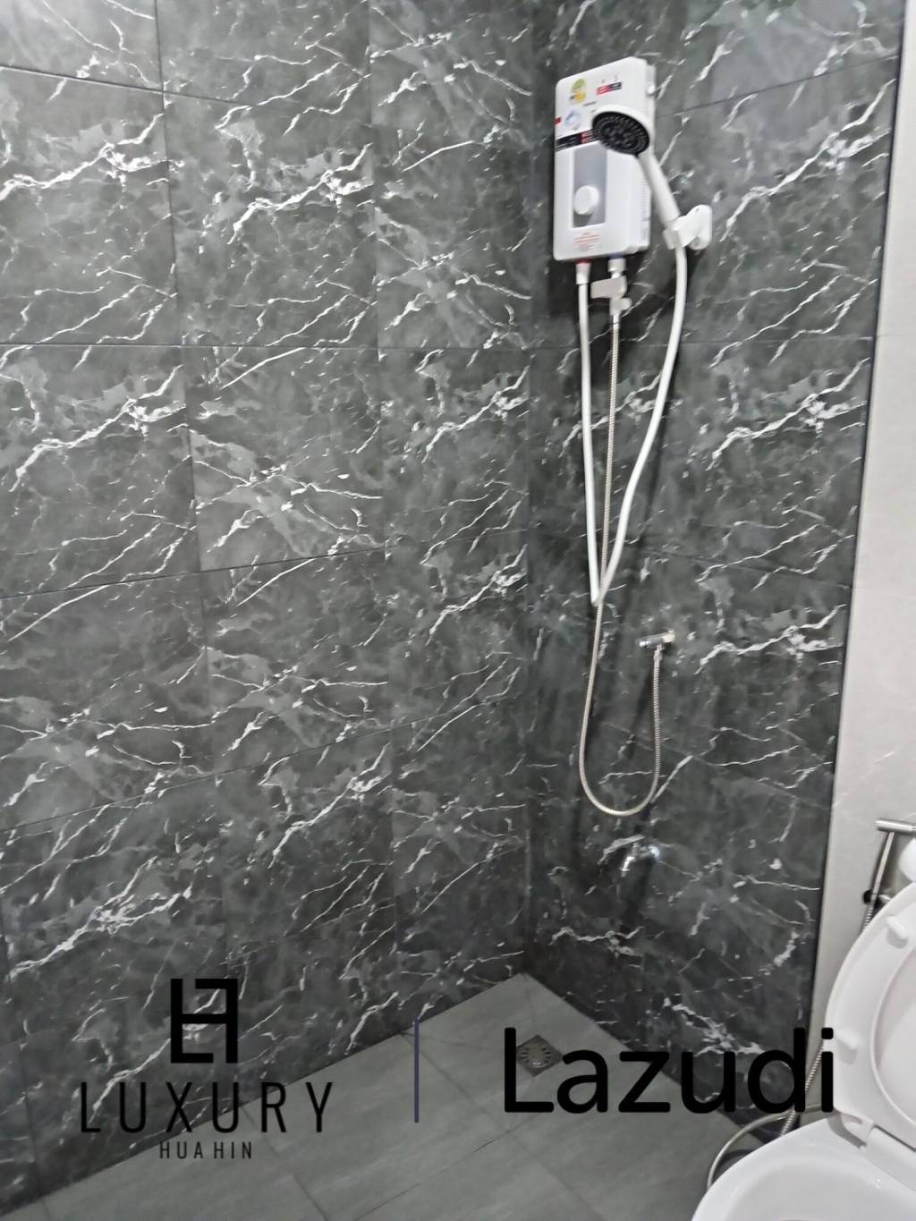 HIN LEK FAI: 2 bedroom, 2 bathroom, Semi-detached House