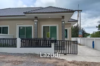 บ้านหินเหล็กไฟ: 2 ห้องนอน, 2 ห้องน้ำ, บ้านแฝด