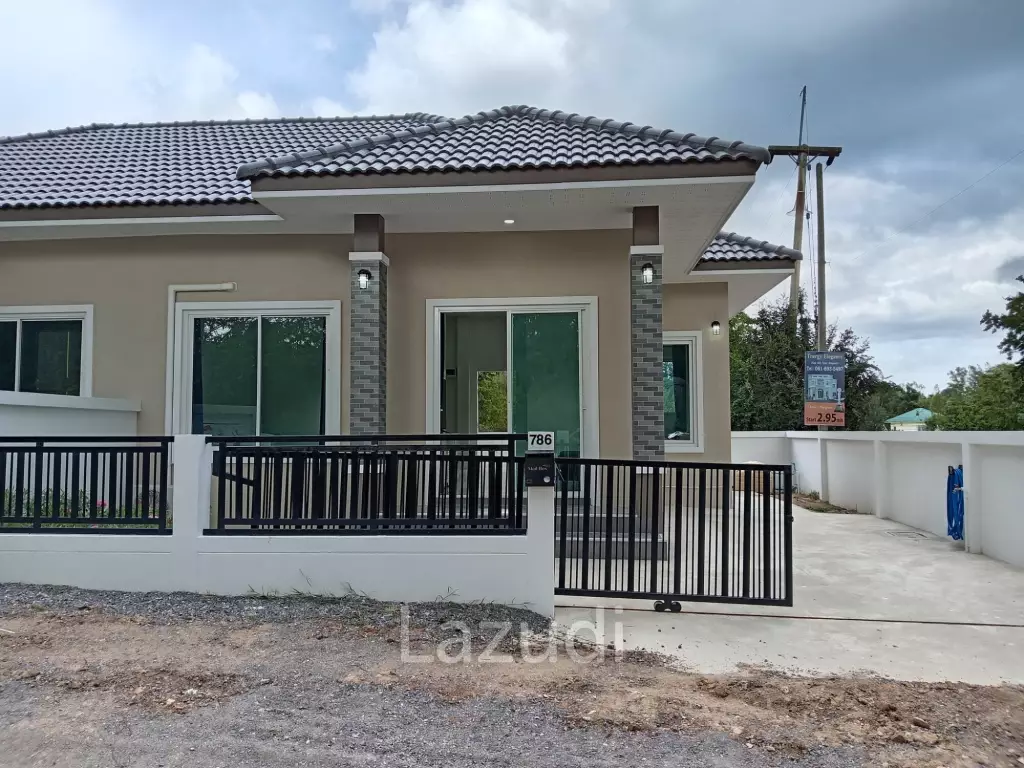 HIN LEK FAI: 2 bedroom, 2 bathroom, Semi-detached House
