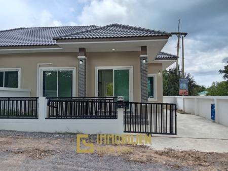 HIN LEK FAI: Doppelhaushälfte mit 2 Schlafzimmern und 2 Badezimmern