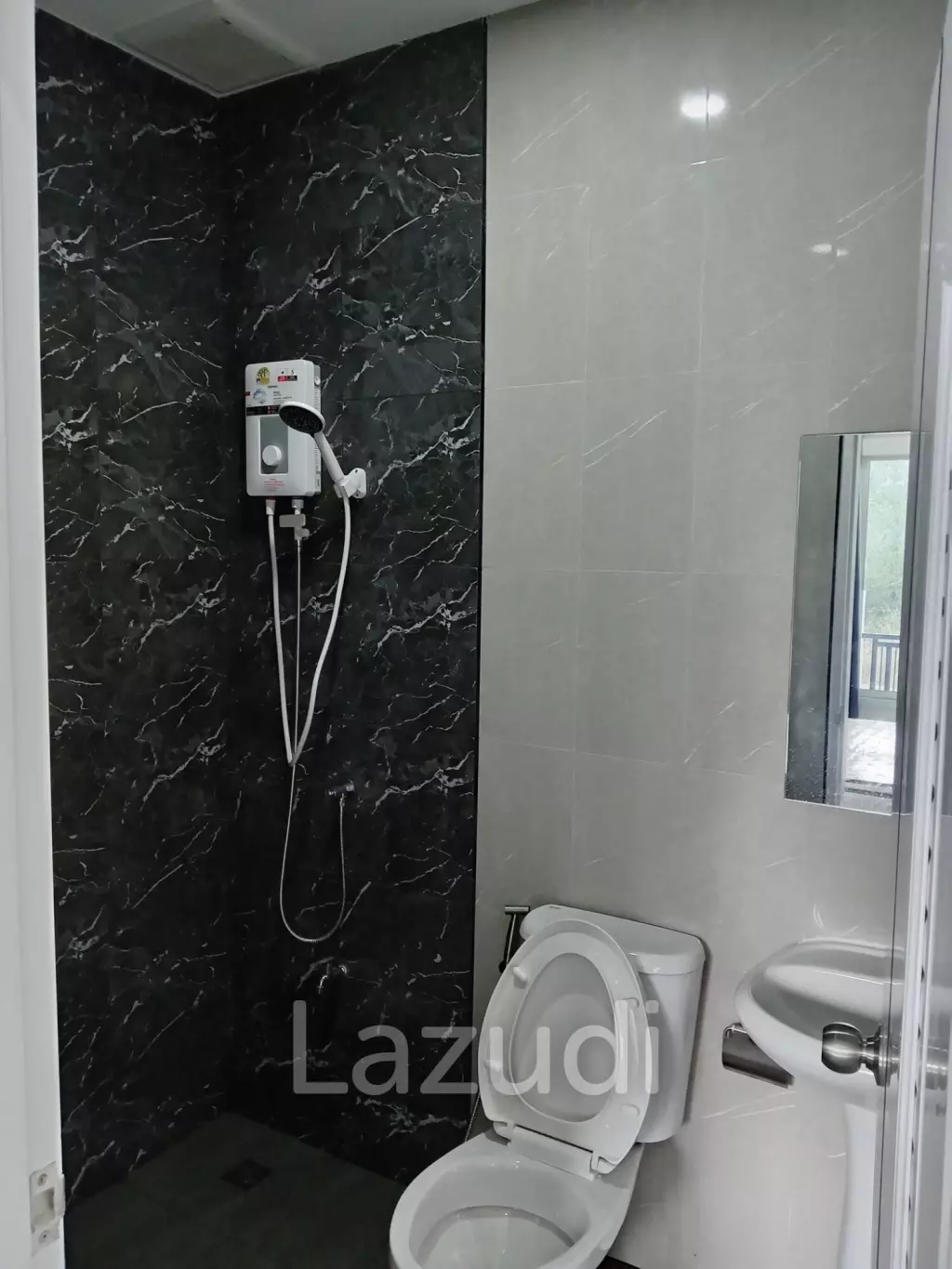 HIN LEK FAI: 2 bedroom, 2 bathroom, Semi-detached House