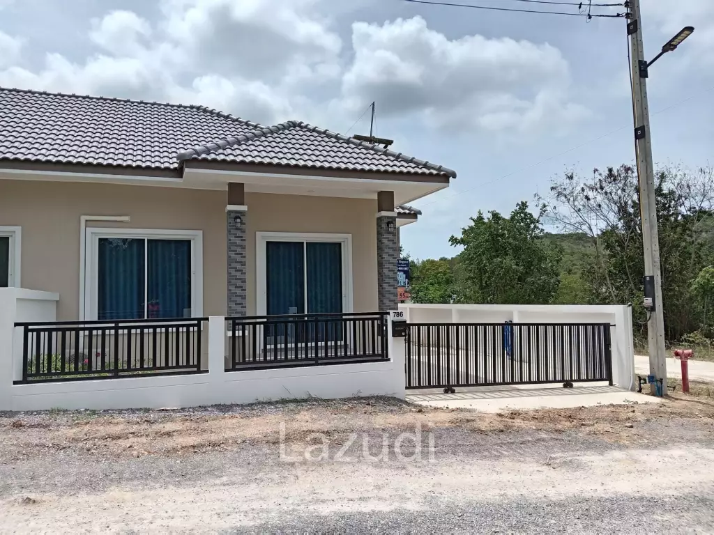 HIN LEK FAI: 2 bedroom, 2 bathroom, Semi-detached House