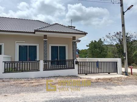 HIN LEK FAI: Doppelhaushälfte mit 2 Schlafzimmern und 2 Badezimmern