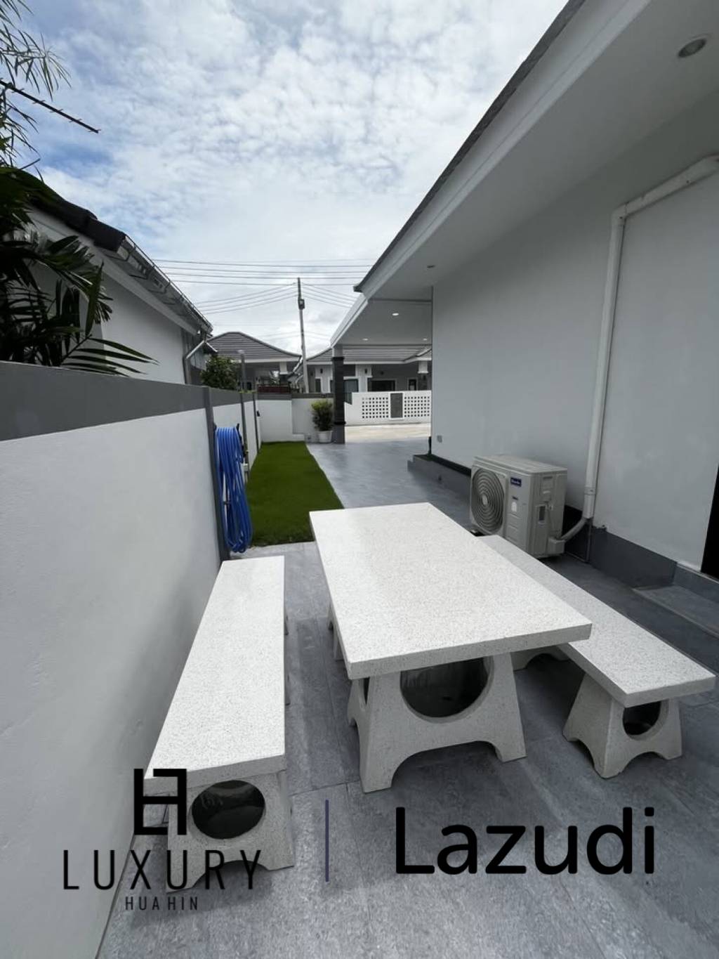 220 metro cuadrado 2 ` 2 Baño Villa de Venta